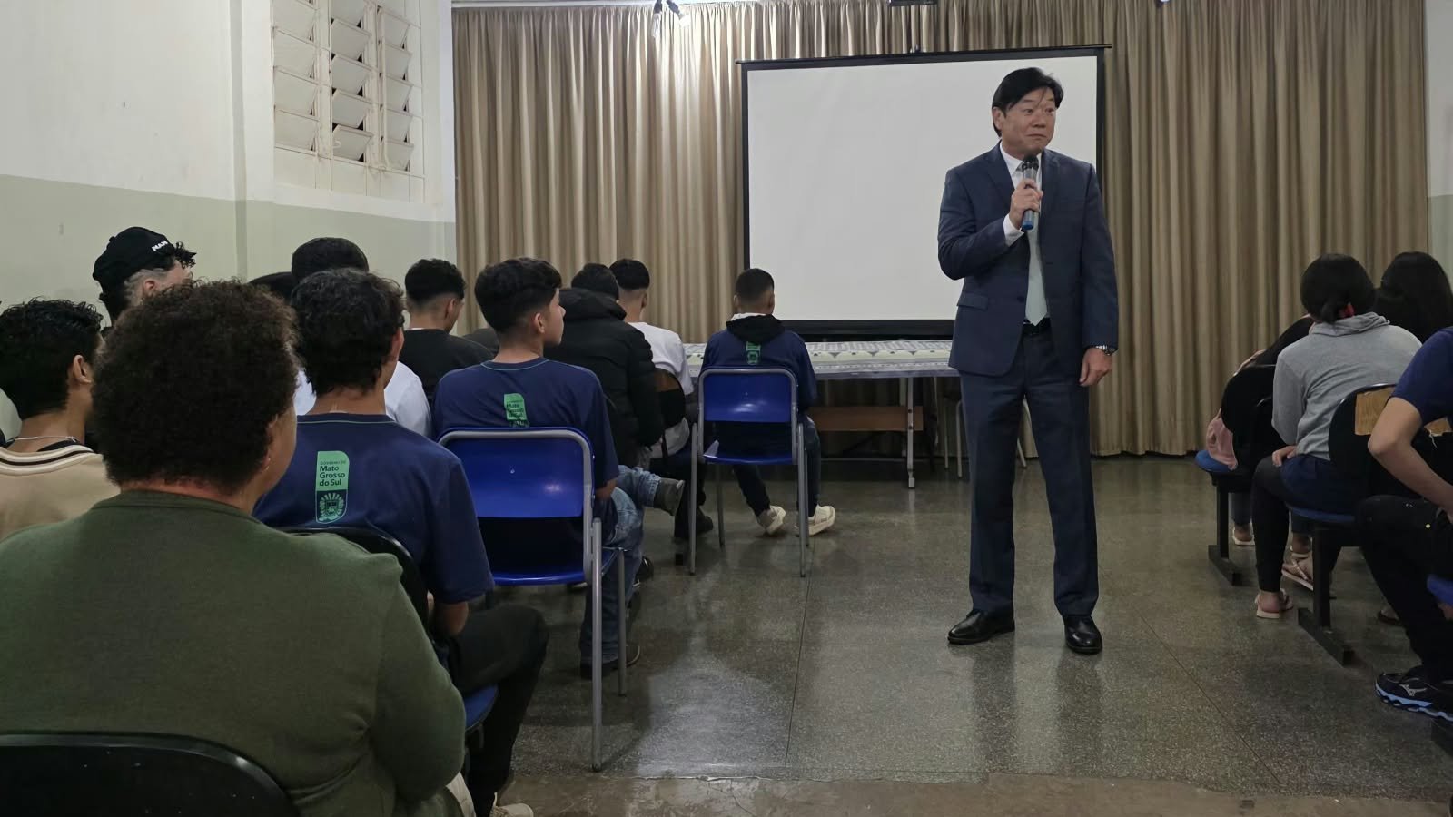 Magistratura Vai à Escola já passou por cinco escolas estaduais de Campo Grande